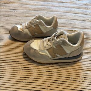 New Balance Kids size 9 boys or girls
